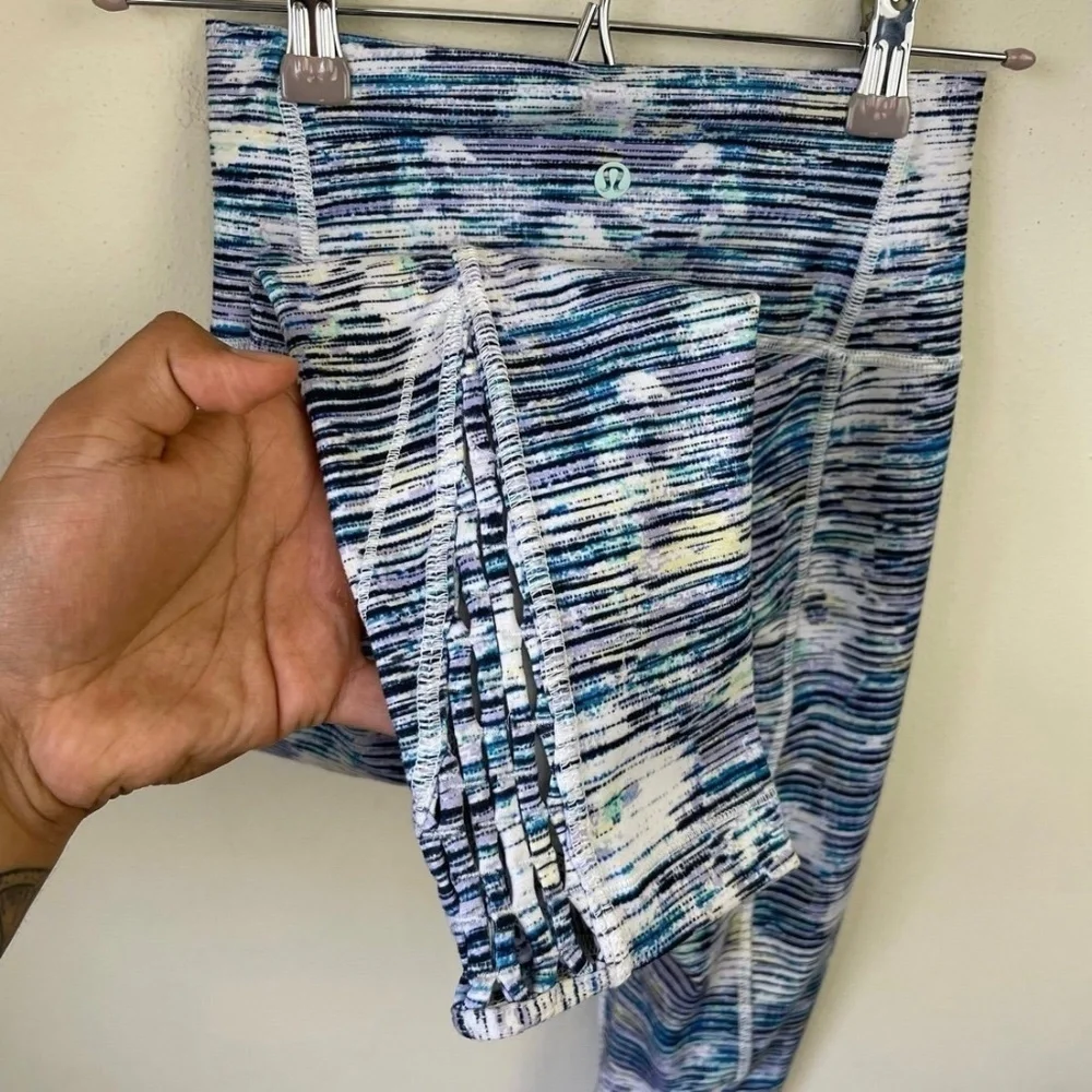 Lululemon True Self Crop II Blurry Belle Multi